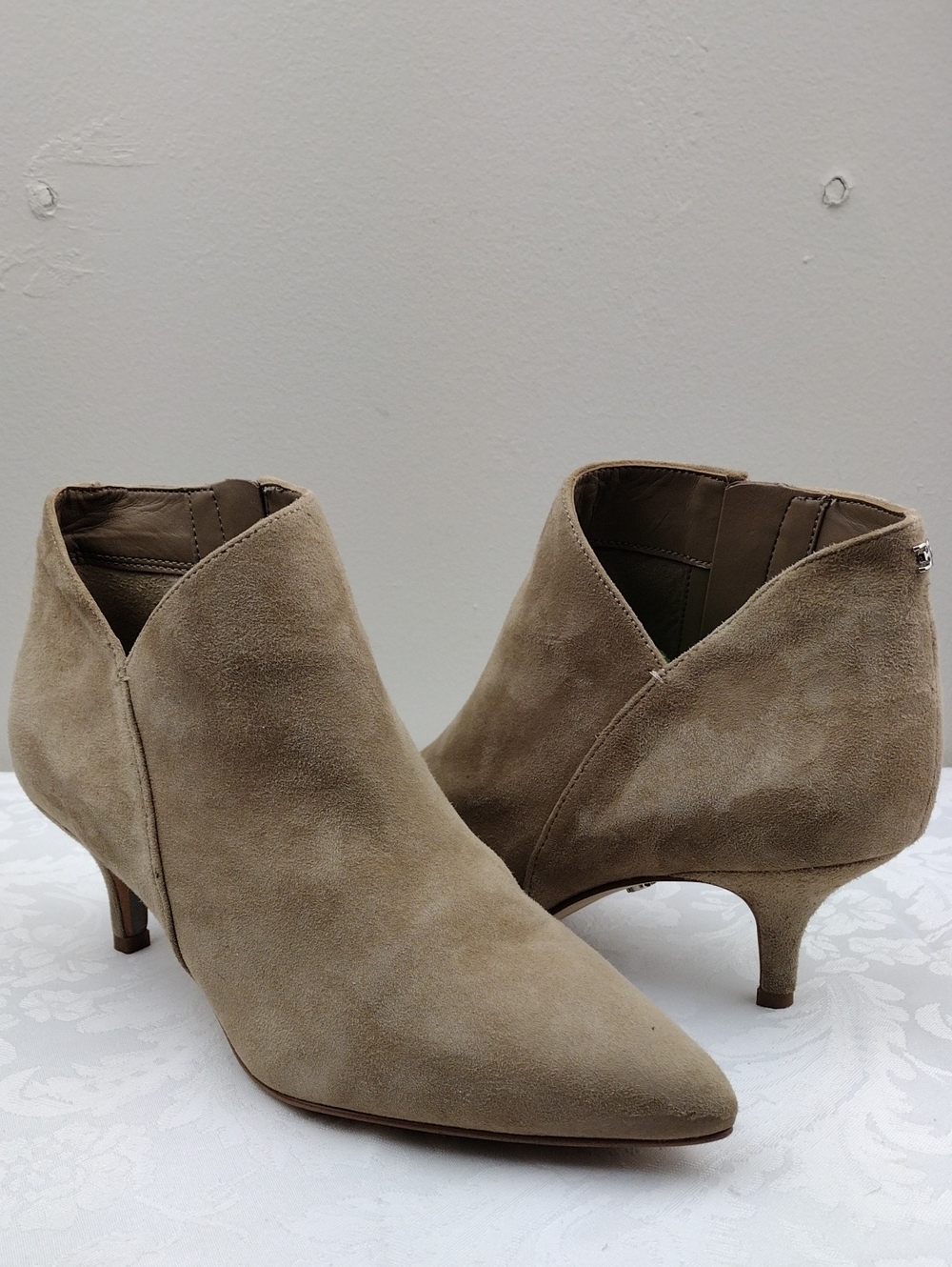 Sam Edelman Kadison Taupe Suede Leather V Cutout Point Toe Kitten Heel Bootie